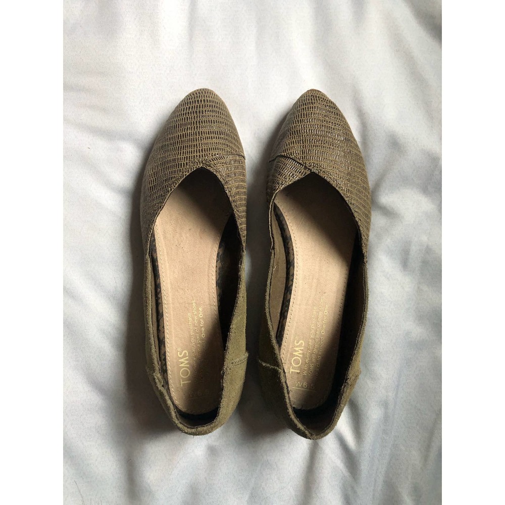 Tom’s olive green womens flats size 6.5